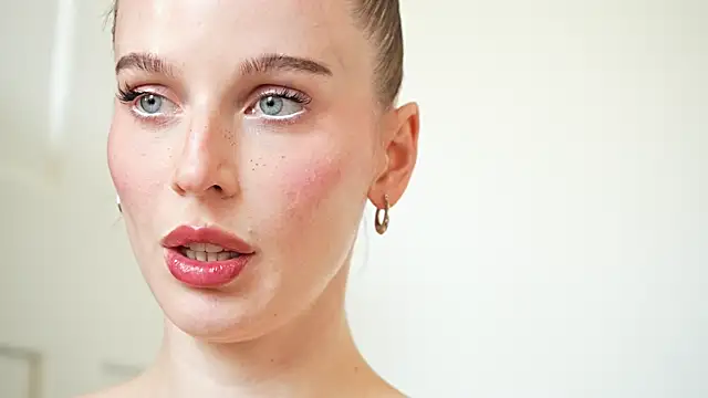 Snapshot of ellaa91 chatting on October 2025 06:53:02 PM ellaa91 online show from October 2025 06:53:02 PM