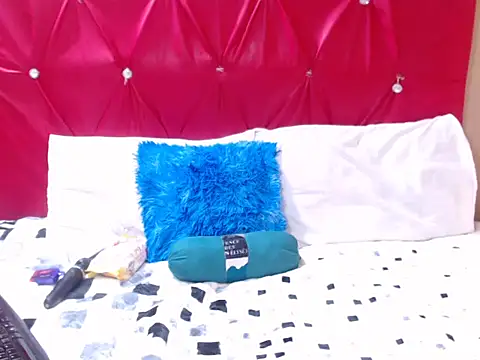 CouplesX96xx online show from October 2025 10:33:01 AM