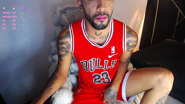 Snapshot of LickMyInk chatting on October 2025 04:11:01 AM LickMyInk online show from October 2025 04:11:01 AM