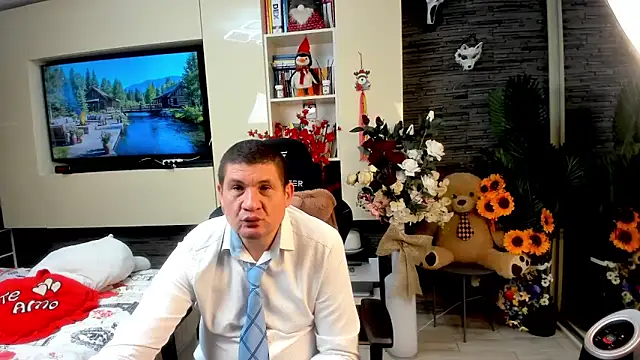 SpartacusDaddy48 online show from May 2026 08:26:01 PM