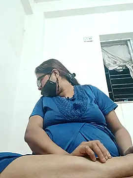 Elie couple143 online show from November 2025 06:41:01 PM