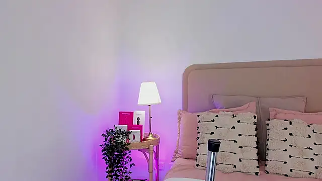 Cutie Riley online show from September 2025 01:44:02 PM