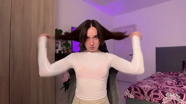 Miaswetty online show from October 2025 02:38:01 PM