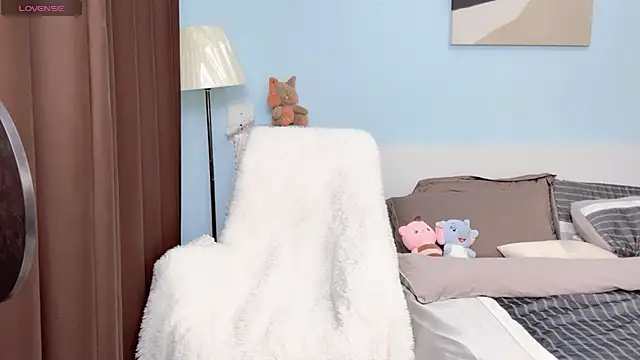 ViViennepp online show from November 2025 05:13:02 PM