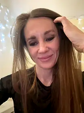 LucieMack online show from October 2025 06:20:01 PM