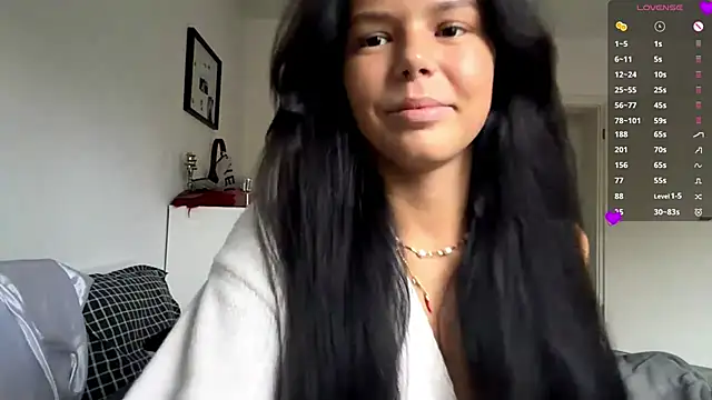 Snapshot of MaydaCornwall chatting on October 2025 07:09:01 AM MaydaCornwall online show from October 2025 07:09:01 AM