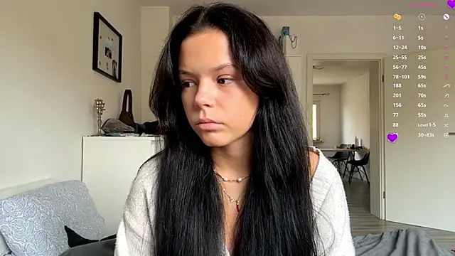 Snapshot of MaydaCornwall chatting on November 2025 08:03:01 AM MaydaCornwall online show from November 2025 08:03:01 AM