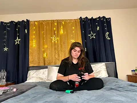 Eliza Kennedy online show from December 2025 12:20:02 AM