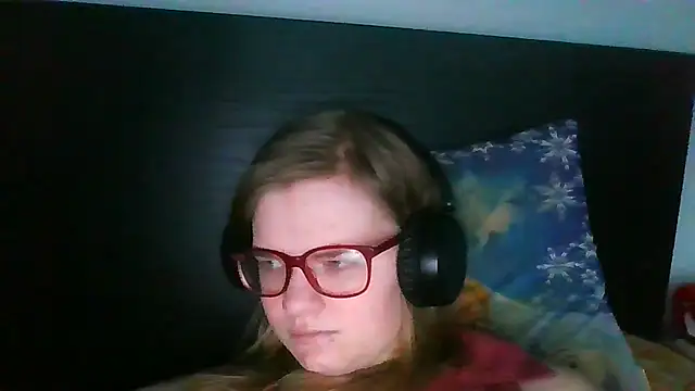 Moonolighta online show from November 2025 08:03:02 AM