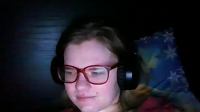 Moonolighta online show from November 2025 03:56:01 PM