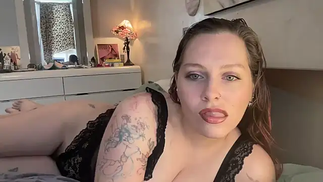 strawberrylemonadexoxo online show from October 2025 07:04:02 PM