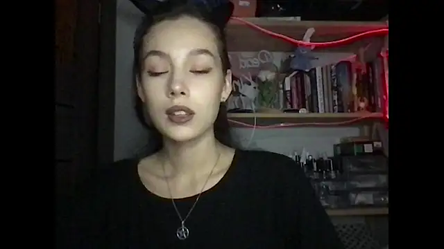 Yuna5343 online show from September 2025 10:10:02 PM