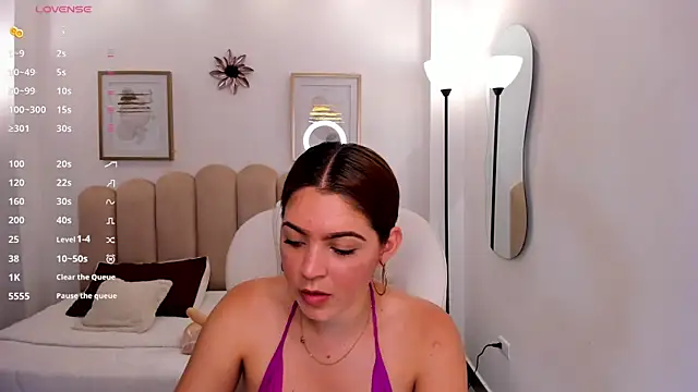 Snapshot of Madelin_carter chatting on November 2025 06:57:02 PM Madelin carter online show from November 2025 06:57:02 PM