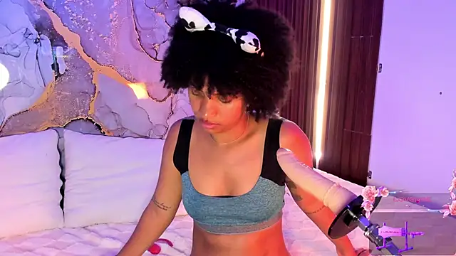 Lolalewis777 online show from September 2025 10:35:02 PM