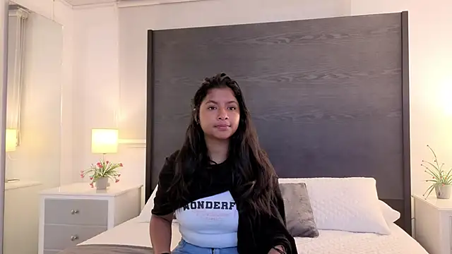 Angel yk online show from October 2025 01:33:02 PM