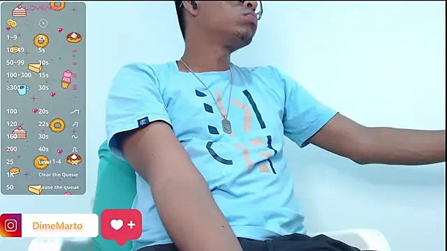 Snapshot of mike_black_22 chatting on October 2025 01:43:02 PM mike black 22 online show from October 2025 01:43:02 PM