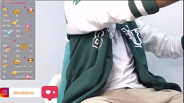 Snapshot of mike_black_22 chatting on October 2025 12:44:02 PM mike black 22 online show from October 2025 12:44:02 PM