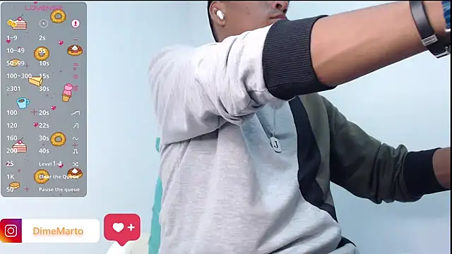 Snapshot of mike_black_22 chatting on November 2025 02:28:01 PM mike black 22 online show from November 2025 02:28:01 PM