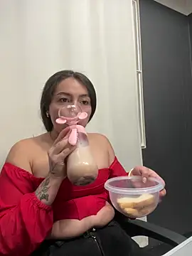 Alyha Cortes online show from December 2025 01:08:01 PM