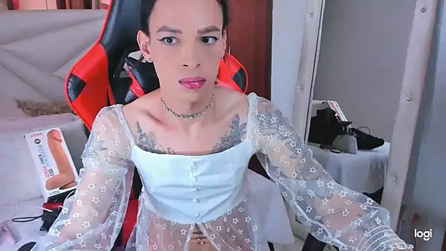 Snapshot of sara_slut21 chatting on December 2024 05:33:02 PM sara slut21 online show from December 2024 05:33:02 PM