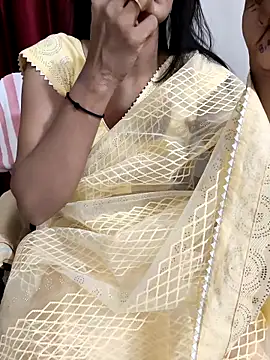 Snapshot of Shalu_G chatting on September 2025 04:01:02 AM Shalu G online show from September 2025 04:01:02 AM