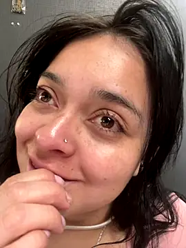 Emily Rivers  online show from November 2025 01:11:01 PM