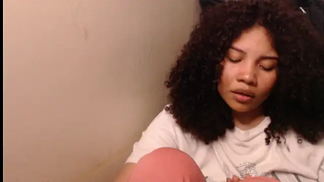 madelene online show from December 2025 03:12:02 AM