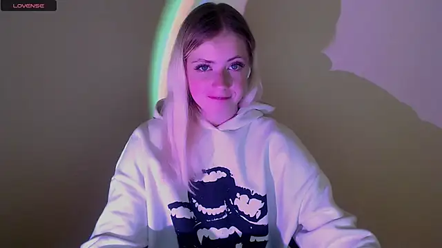 AliceHotty  online show from September 2025 12:43:02 PM