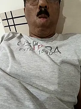 moonflower25 online show from October 2025 05:42:01 PM