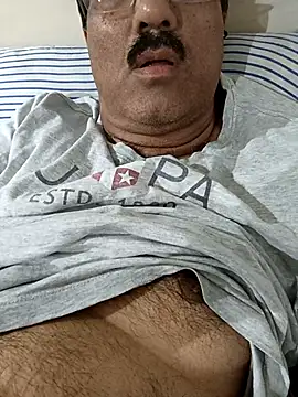 moonflower25 online show from November 2025 08:32:01 PM