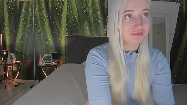 HollyTailors online show from March 2026 06:30:02 AM