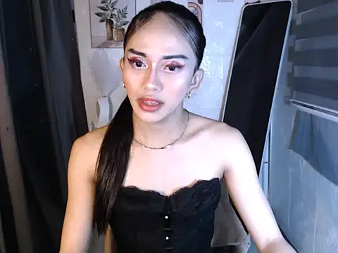 Snapshot of LauraSoHot chatting on September 2025 05:16:01 PM LauraSoHot online show from September 2025 05:16:01 PM
