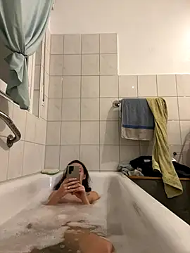 Emilia Mausi online show from November 2025 08:08:01 PM