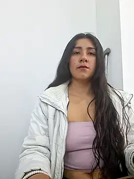 CAROLINE  07 online show from December 2025 12:10:01 PM