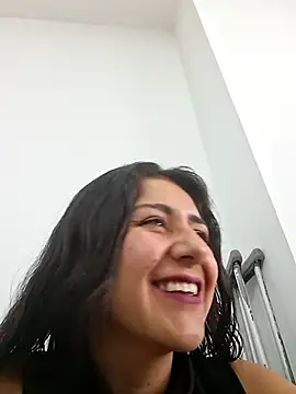 CAROLINE  07 online show from December 2025 01:31:02 PM