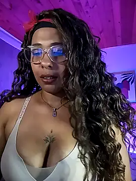 Snapshot of IVONNE_COLLINS33 chatting on March 2026 11:44:01 PM IVONNE COLLINS33 online show from March 2026 11:44:01 PM