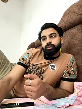 hottestboy03 online show from October 2025 05:30:01 AM