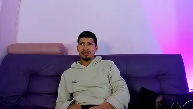 Snapshot of AxelAndJeremy chatting on September 2025 03:28:02 AM AxelAndJeremy online show from September 2025 03:28:02 AM