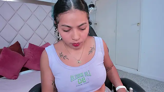 momo ayasse online show from December 2025 09:54:02 PM