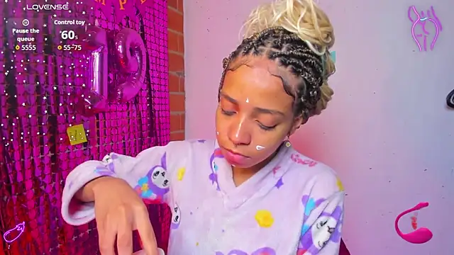 yumi hanna online show from September 2025 09:41:02 PM