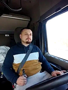 Amberdual online show from March 2026 10:56:01 AM