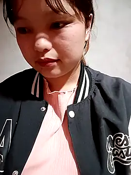 Snapshot of XoiXoi232 chatting on October 2025 01:40:02 PM XoiXoi232 online show from October 2025 01:40:02 PM