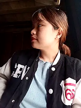 Snapshot of XoiXoi232 chatting on November 2025 07:07:01 AM XoiXoi232 online show from November 2025 07:07:01 AM