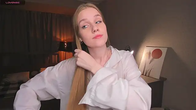 OdellaFrake online show from October 2025 07:37:01 PM