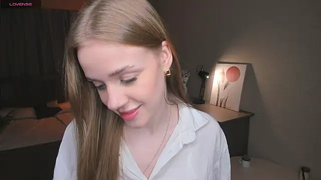 OdellaFrake online show from November 2025 07:27:01 PM