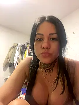 Snapshot of SquintBore chatting on November 2025 04:34:02 AM SquintBore online show from November 2025 04:34:02 AM