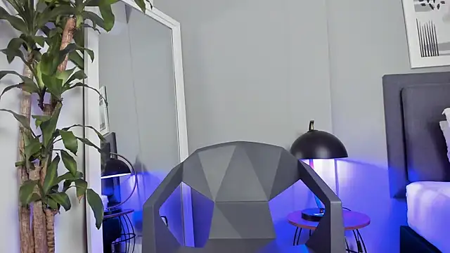 Tylerffoxx online show from October 2025 08:37:02 PM