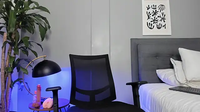 Snapshot of Tylerffoxx chatting on July 2026 10:49:02 PM Tylerffoxx online show from July 2026 10:49:02 PM