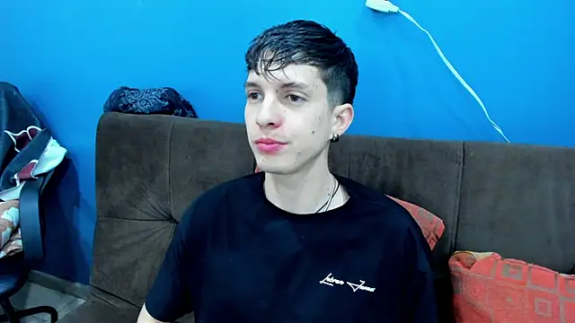 Jheampiiero online show from December 2025 12:47:02 PM