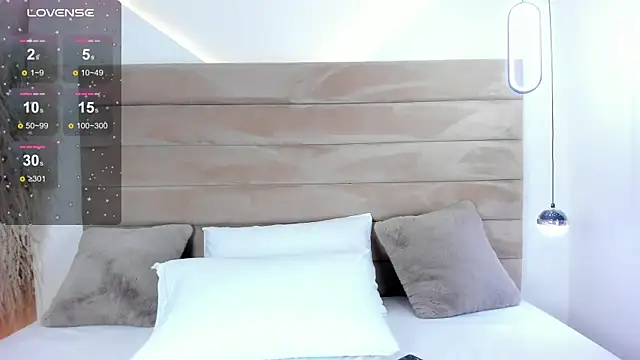 CarolineLee  online show from October 2025 11:03:02 PM